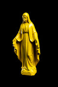 Figurine Vierge Pop jaune canarie